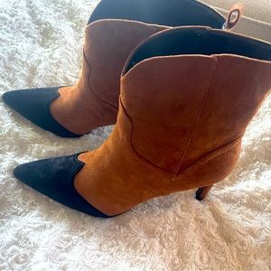 Chestnut /black Suede Ankle Booties. Brand new!